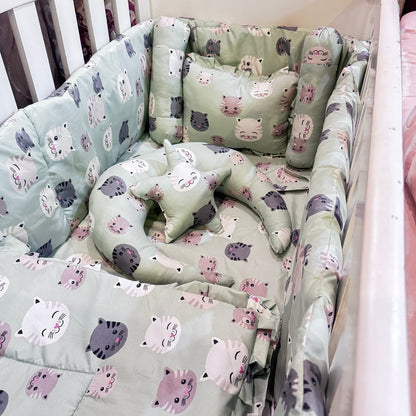 8 Pieces Cot Bedding Set - Green - Cats
